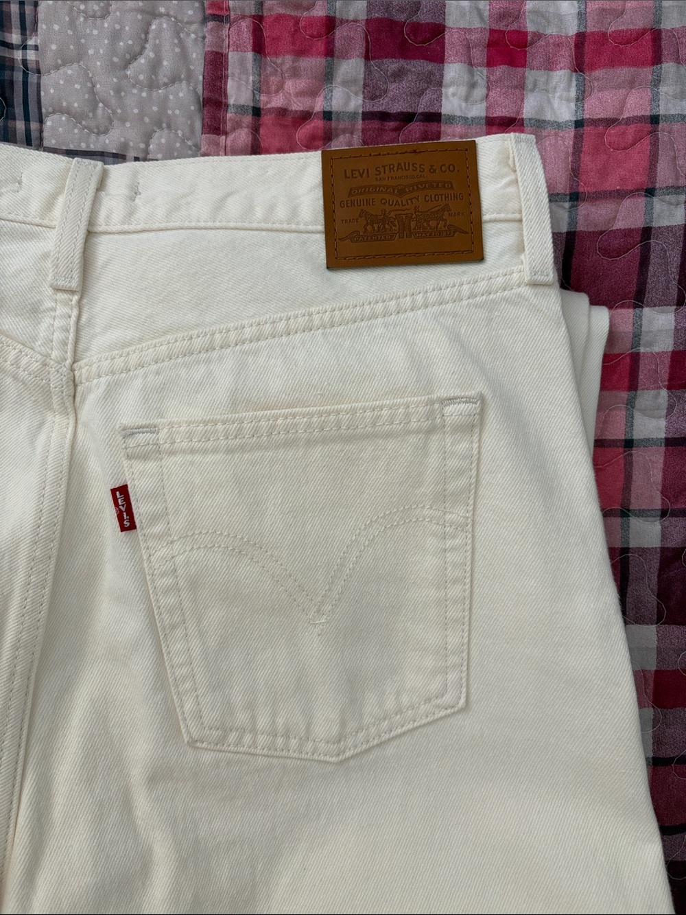 Levi's Men's Cream Off-White Relaxed Jeans